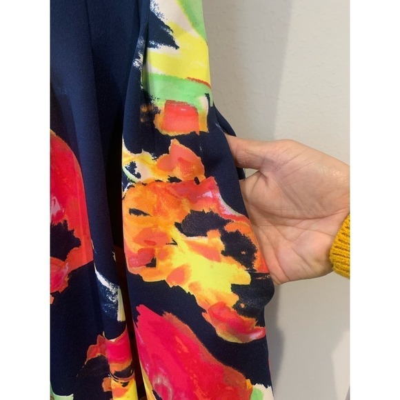 Vince Camuto Sleeveless Floral Dress - Picture 6 of 7